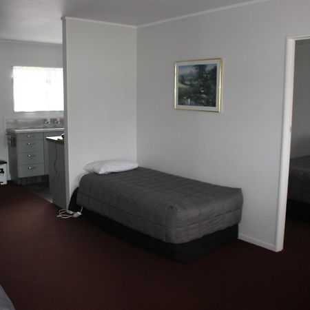 Burgundy Rose Motel Whangarei Bagian luar foto