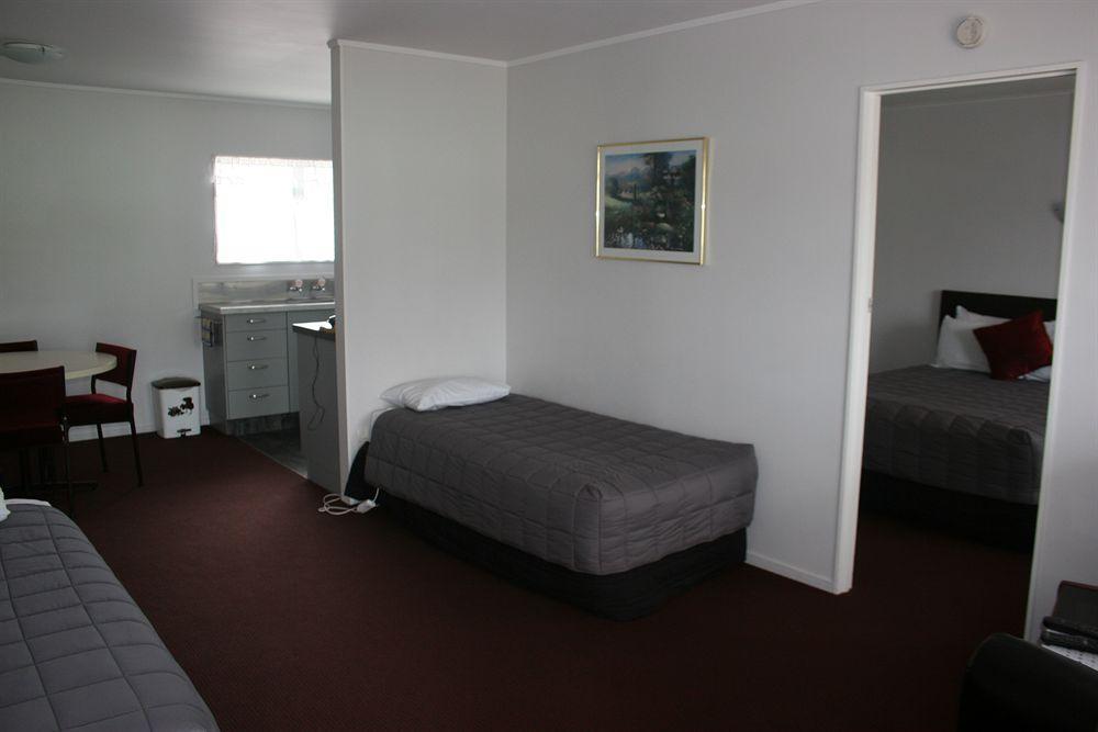 Burgundy Rose Motel Whangarei Bagian luar foto