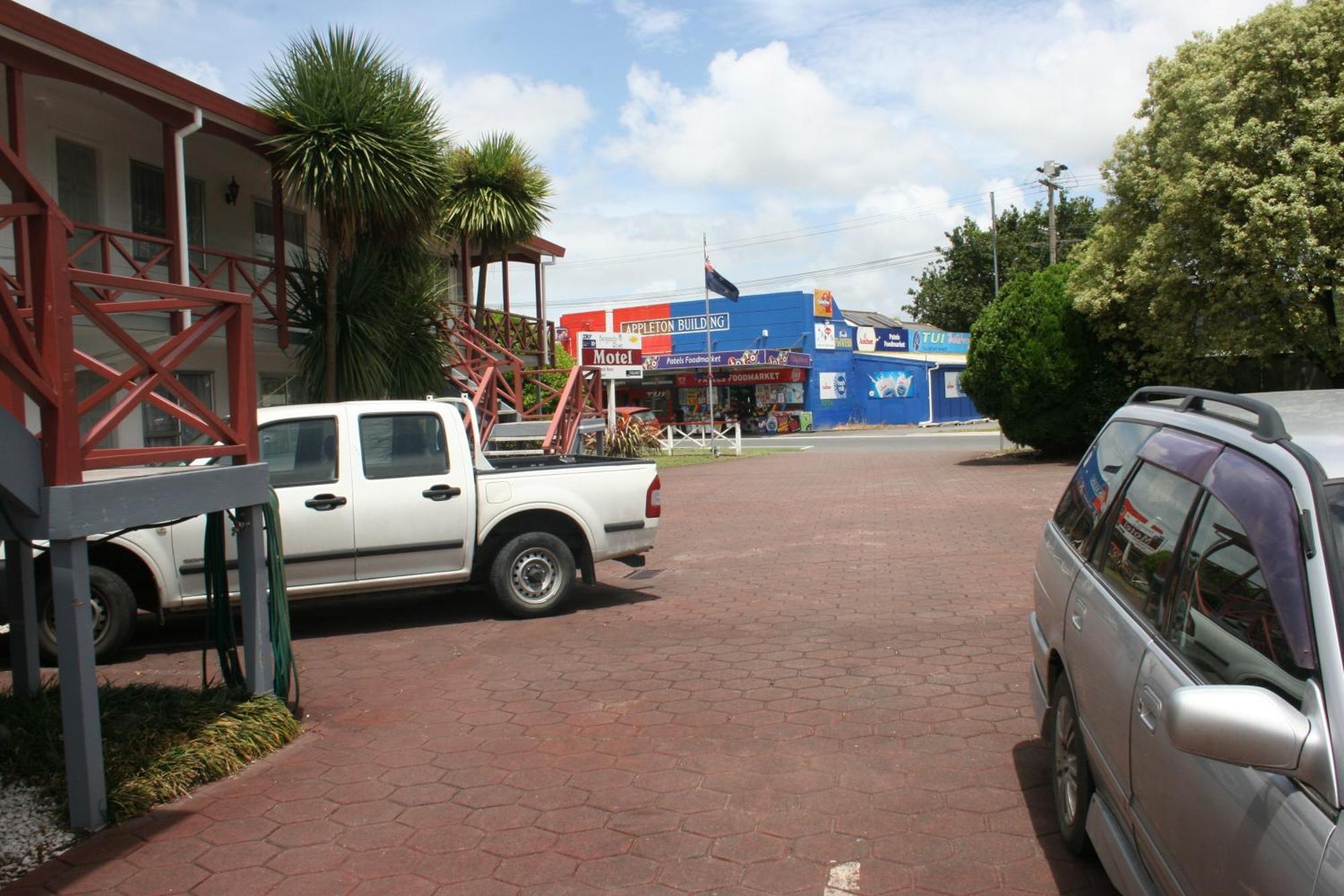 Burgundy Rose Motel Whangarei Bagian luar foto