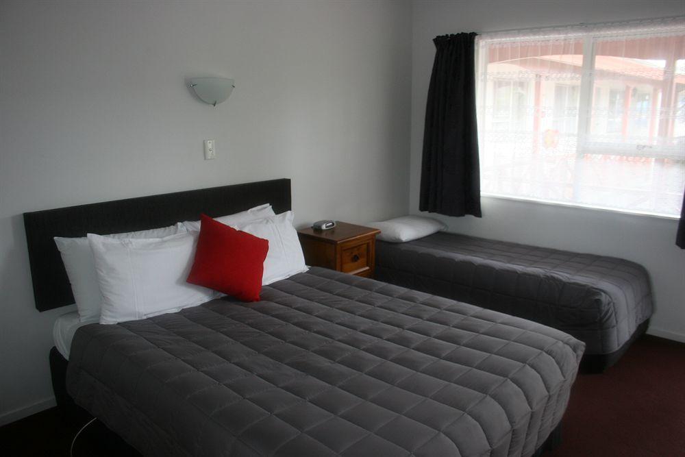 Burgundy Rose Motel Whangarei Bagian luar foto