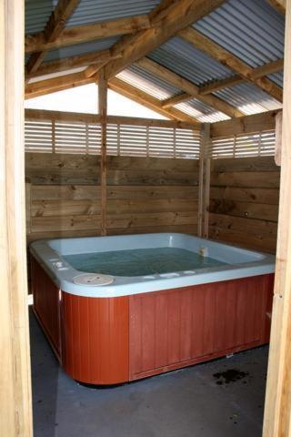 Burgundy Rose Motel Whangarei Bagian luar foto